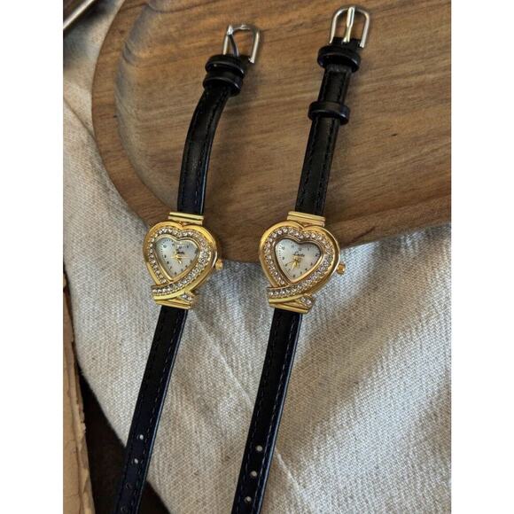 Vintage Unique Dainty Elegant Women\'s Black Leather Strap Gold Heart Watch